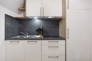 Kühlschrank, Herdplatte, Geschirrspüler