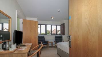 1 bedroom, individually decorated, individually furnished, free WiFi