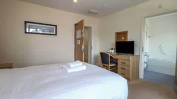 1 habitación, decoración personalizada y muebles diferentes