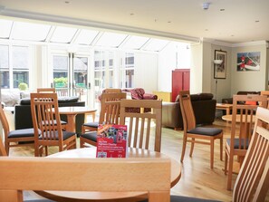 Interior - The Sandbar Suite at Marine Court (Littlehampton)