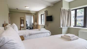 1 bedroom, individually decorated, individually furnished, free WiFi