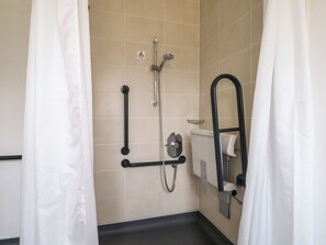 Bathroom - Marine Court Ground-floor Accessible Twin (Littlehampton)