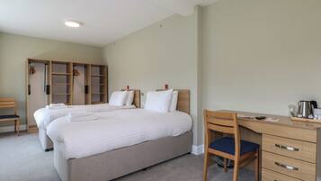 1 habitación, decoración personalizada y muebles diferentes