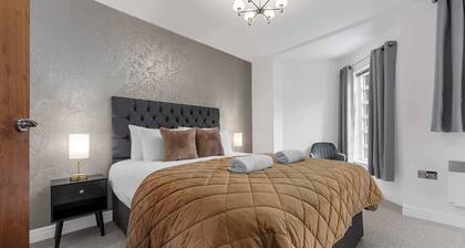 Modern Apartment + Free Parking by City SuperHost