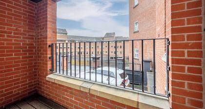 Modern Apartment + Free Parking by City SuperHost