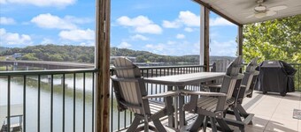 Lake Condo | 3BD | Views | Pool | Lakefront