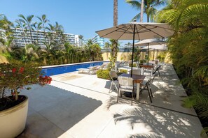 屋外ダイニングエリア