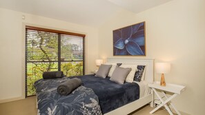 4 Schlafzimmer, Schreibtisch, Bügeleisen/Bügelbrett, Reisekinderbett