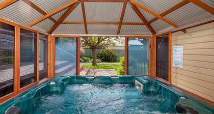 Pax & Coral - Pet Friendly House with Spa