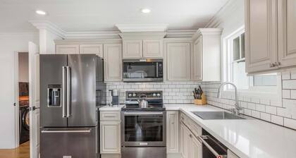 Sleeps 11 | Wine Trail, Fire Pit, Bocce&Trampoline