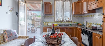 'Eco Del Mare' with veranda just steps from the sea