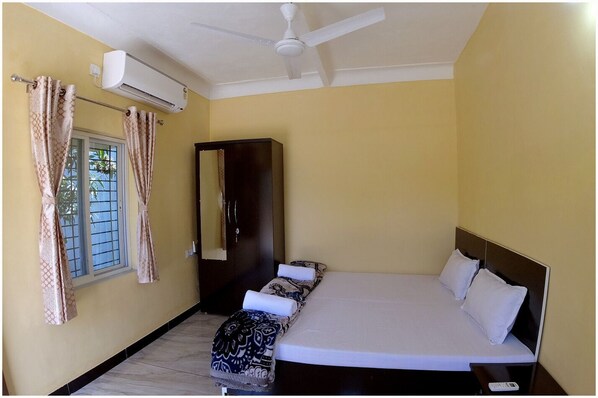 Blackout drapes, iron/ironing board, free WiFi