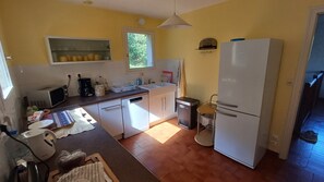 Refrigerador, microondas, horno, lavavajillas