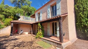 Exterior - Family villa in wooded estate near the sea (Saint-Raphaël)