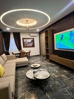 Junior-Doppelzimmer | Essbereich im Zimmer