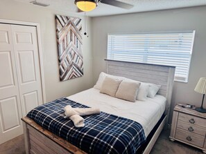 2 habitaciones, escritorio, tabla de planchar con plancha y wifi gratis