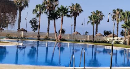 'Apartamento Zen Dreams Almerimar' with sea views, Wi-Fi, and air conditioning