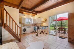Interior - Cottage 'Les Lys' with Mountain View, Wi-Fi and Air Conditioning (Berre les Alpes)