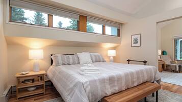 3 bedrooms, desk, free WiFi, bed sheets