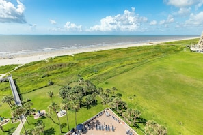 On the beach - 1111 Gulf View Getaway (Galveston)