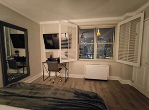 1 Schlafzimmer, Schreibtisch, Bügeleisen/Bügelbrett, Reisekinderbett