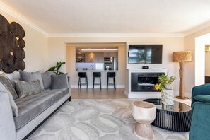 Télévision, cheminée