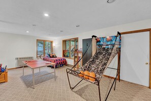 3 slaapkamers, een strijkplank/strijkijzer, gratis wifi, beddengoed