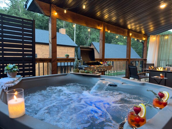 Outdoor spa tub