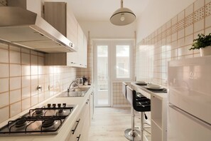 Fridge, microwave, oven, dishwasher