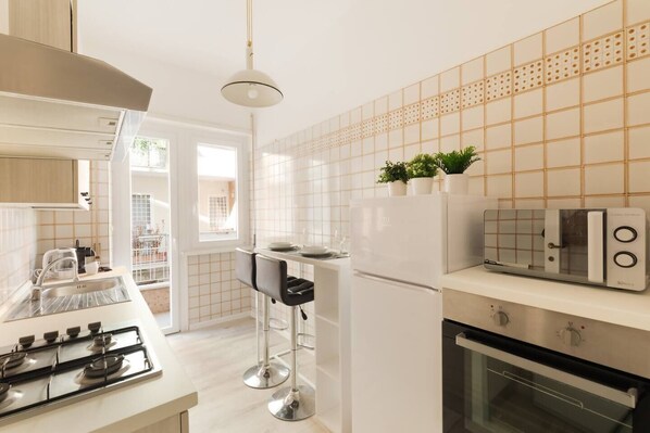 Fridge, microwave, oven, dishwasher