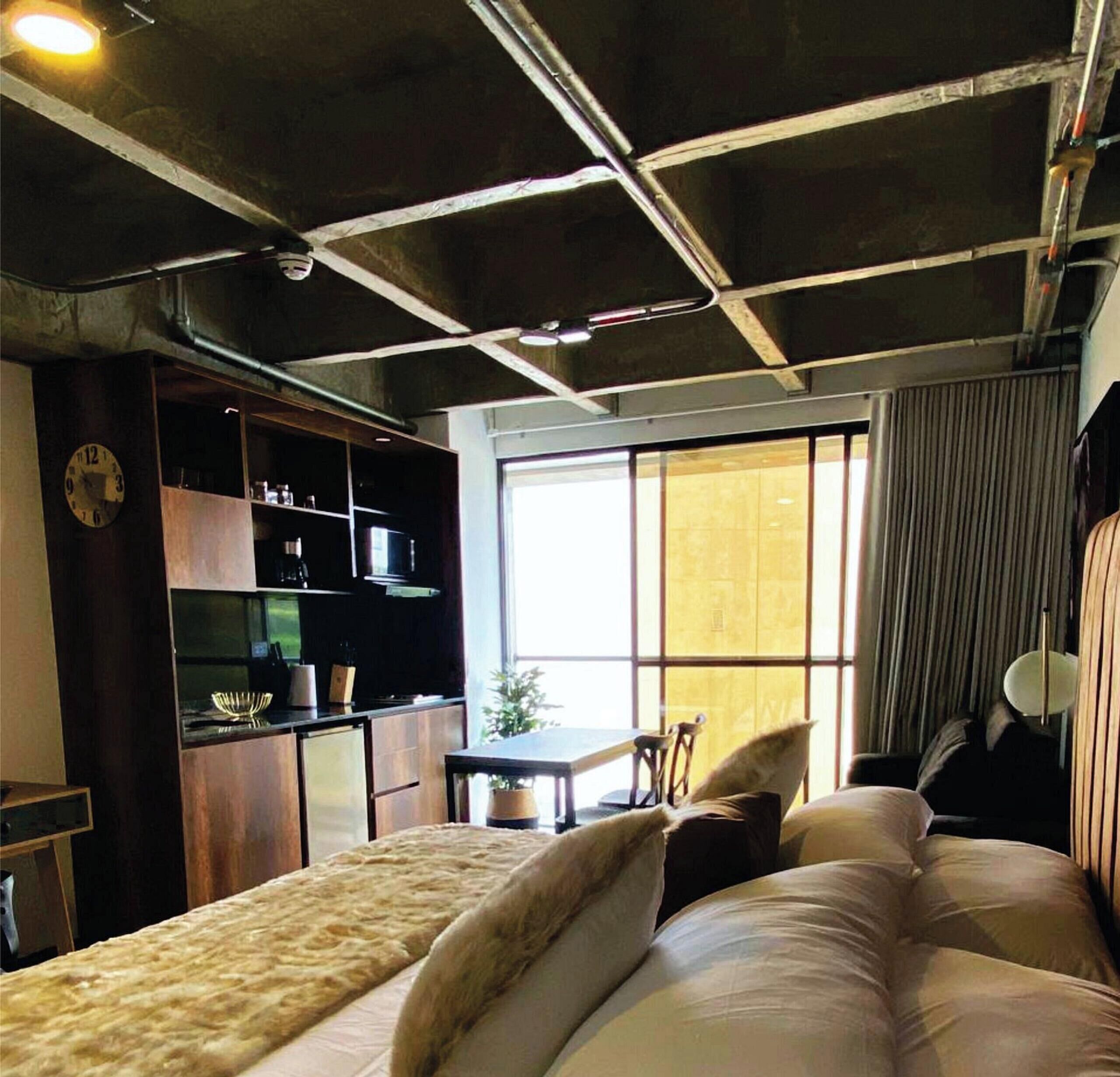 Suite | In-room safe, iron/ironing board, free WiFi