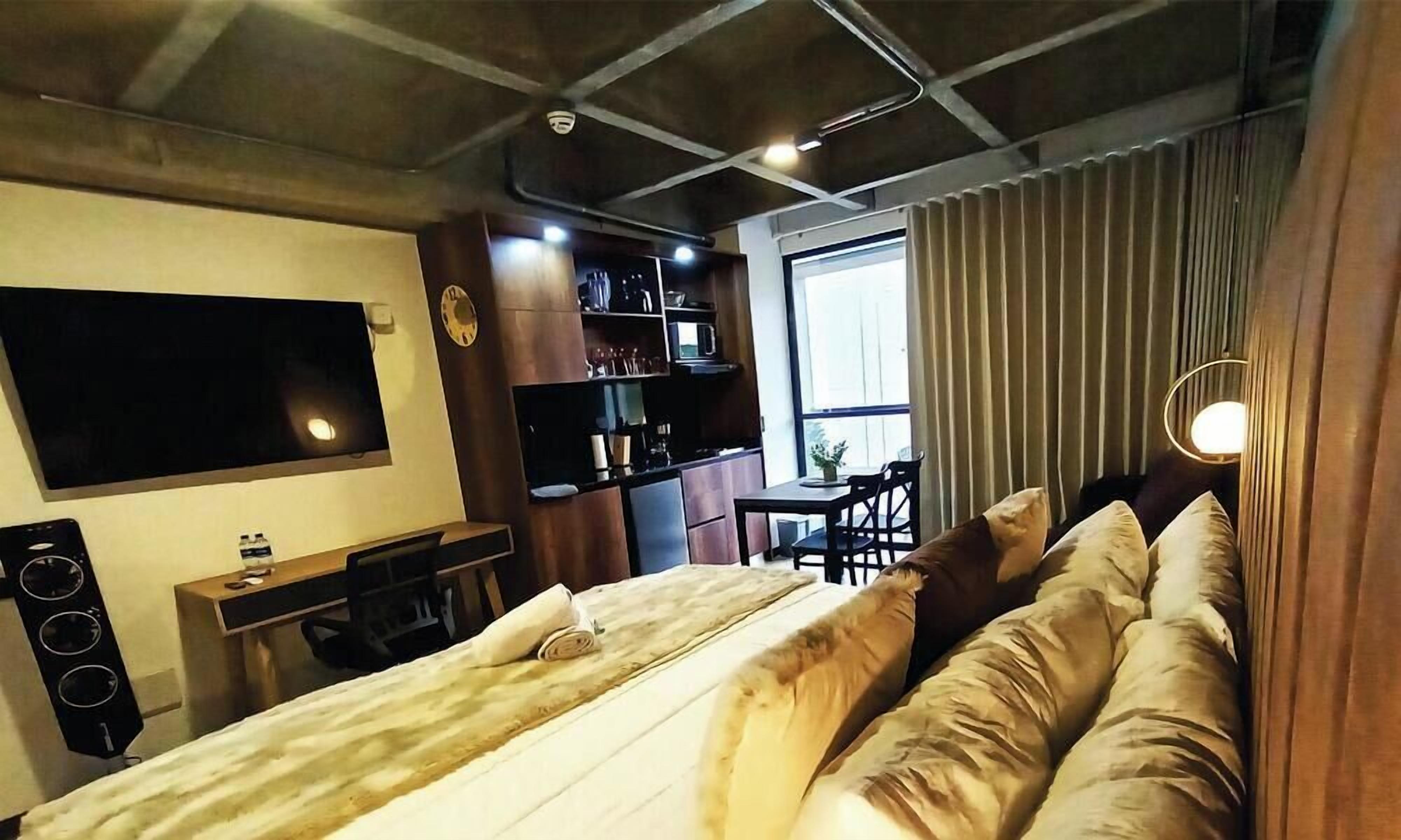 套房 | 客房內保險箱、熨斗/熨衣板、免費無線上網