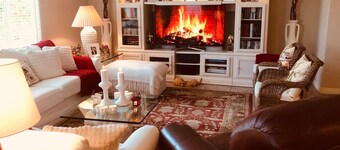Sunny Surprise Retreat for
Relaxing and Recharging.