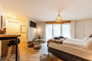 Studio, Mountain View | Soundproofing, free WiFi