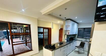 Superb house with AC in Cape Town