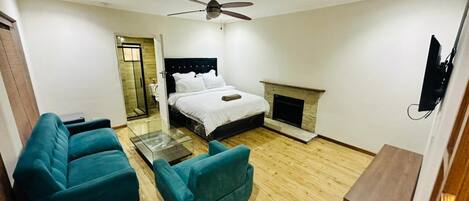 2 makuuhuonetta, silitysrauta/-lauta, Wi-Fi, vuodevaatteet