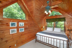 3 slaapkamers, een strijkplank/strijkijzer, wifi, beddengoed