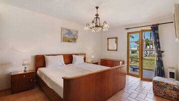 2 bedrooms, iron/ironing board, WiFi