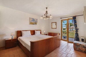 2 bedrooms, iron/ironing board, WiFi - Holiday Home 'Sun Set' with Shared Pool, Private Terrace and Wi-Fi (Guia)