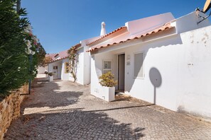 Exterior detail - Holiday Home 'Sun Set' with Shared Pool, Private Terrace and Wi-Fi (Guia)