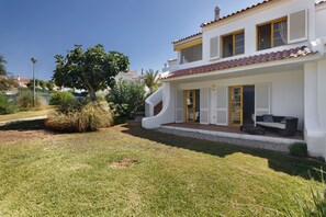 Exterior - Holiday Home 'Sun Set' with Shared Pool, Private Terrace and Wi-Fi (Guia)