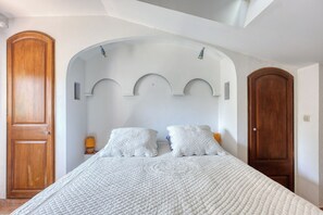 5 habitaciones, acceso a internet y ropa de cama
