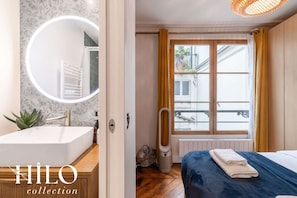 2 bedrooms, desk, iron/ironing board, WiFi