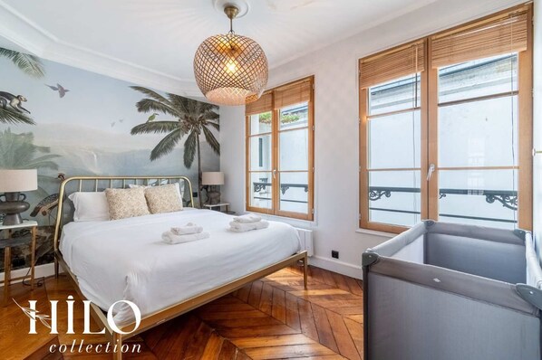 2 bedrooms, desk, iron/ironing board, WiFi