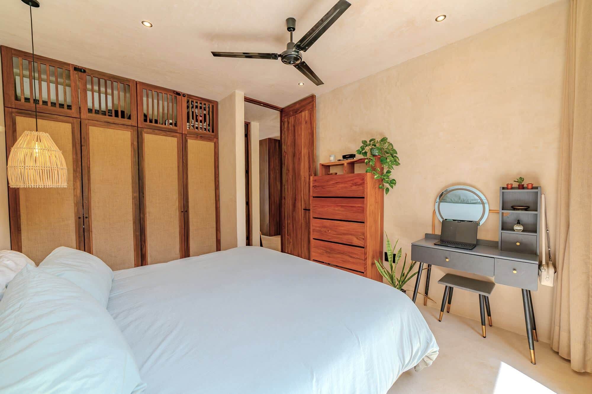 2 habitaciones, tabla de planchar con plancha, wifi y ropa de cama 