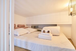 Unclassified image, 3 of 9, button