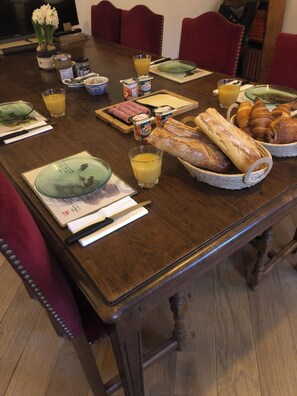 Petit déjeuner continental compris tous les jours
