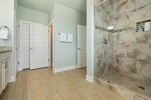 Shower, hair dryer, towels