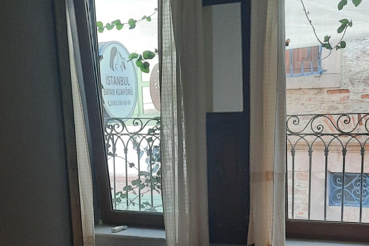 Comfort Room | Free WiFi