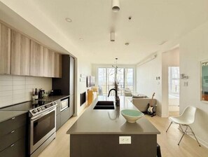 Micro-ondas, fogão, cooktop, lava-louças